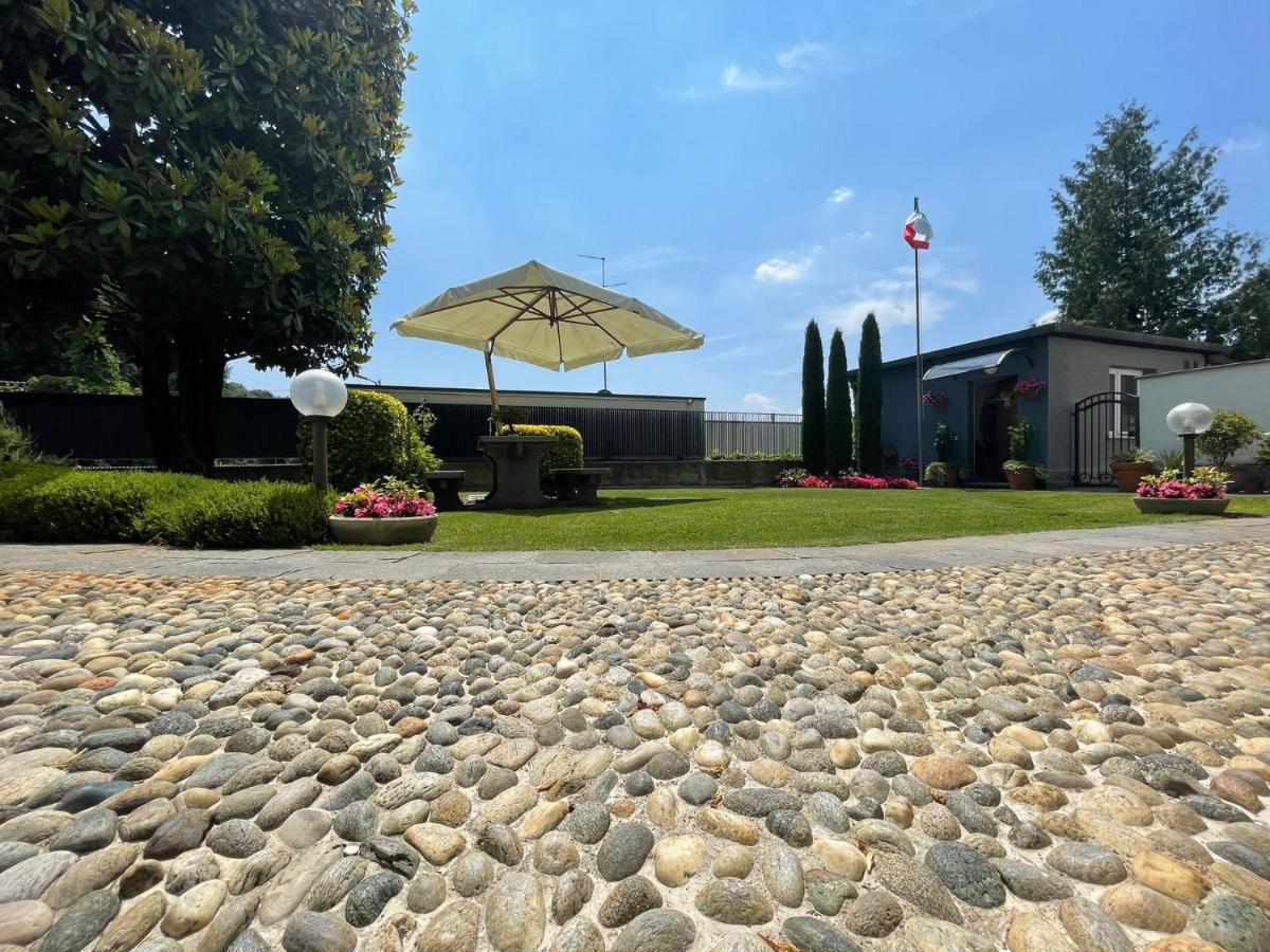 B&B Marge Oltrona di San Mamette Exterior photo