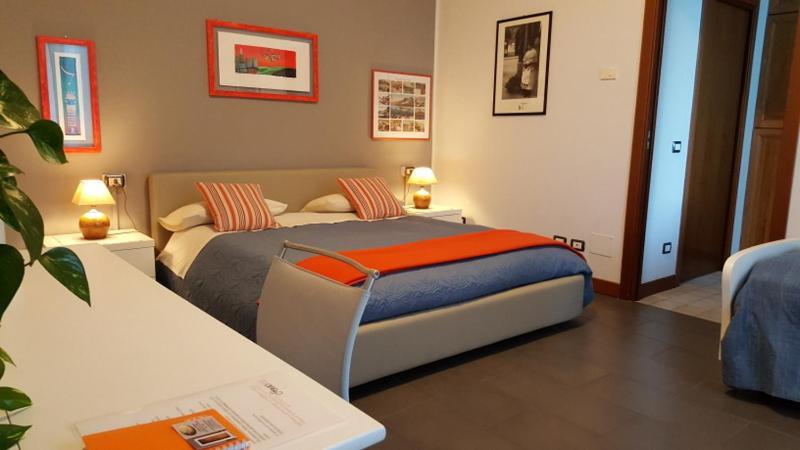 B&B Marge Oltrona di San Mamette Exterior photo