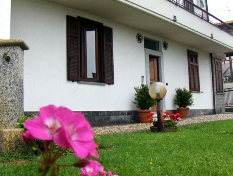 B&B Marge Oltrona di San Mamette Exterior photo